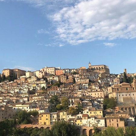 Charmante Vakantiewoning 'Casa Di Tonno' Loreto Aprutino Luaran gambar